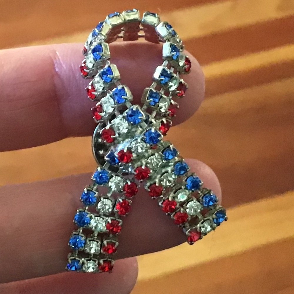Vintage American Flag Ribbon Pin Brooch Patriotic USA Jewelry Rhinestones